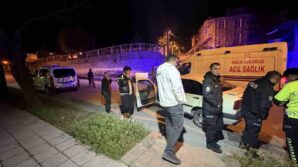 kendilerini uyaran adami darp eden sahislar otomobili birakip kacti 3vR4Bp39