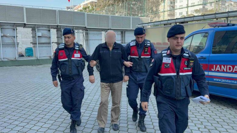 komsuyu tufekle tehdit eden yasli adam gozaltina alindi AAnQHwy7