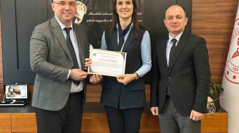 kucuk cocugun hayatini sekreter kurtardi BcaGgtC6