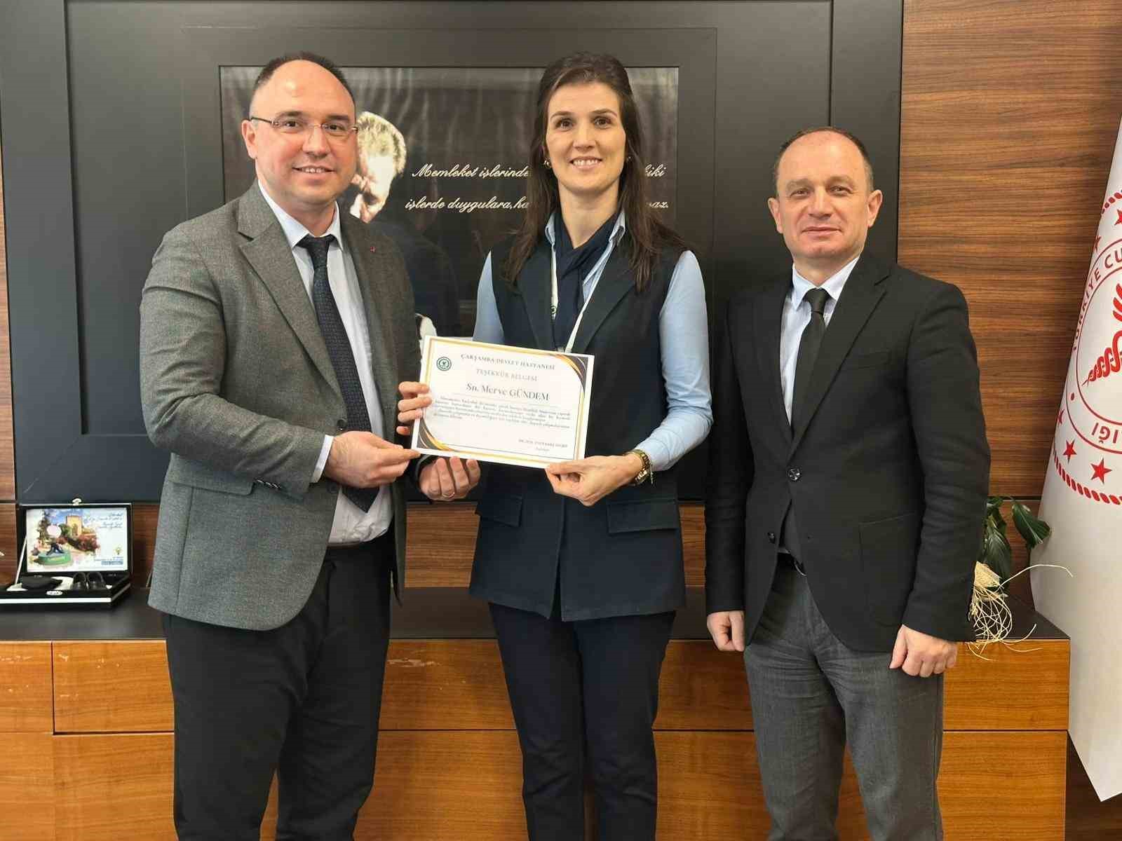 kucuk cocugun hayatini sekreter kurtardi BcaGgtC6