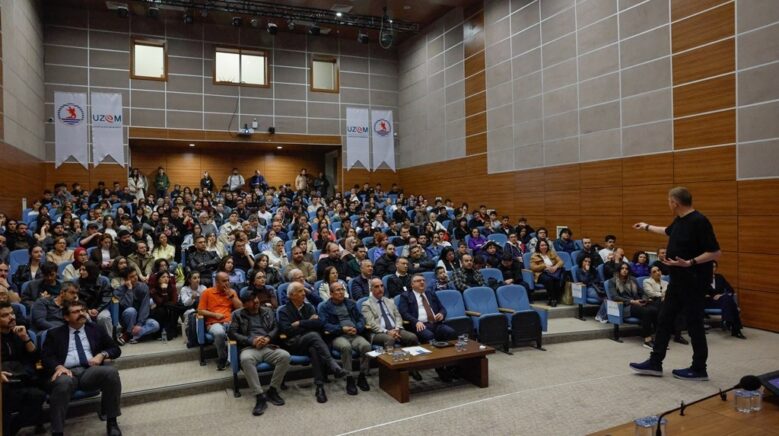 nasadaki turk bilim adami dr umut yildiz omude evrenin sirlarini anlatti XV4YclRY