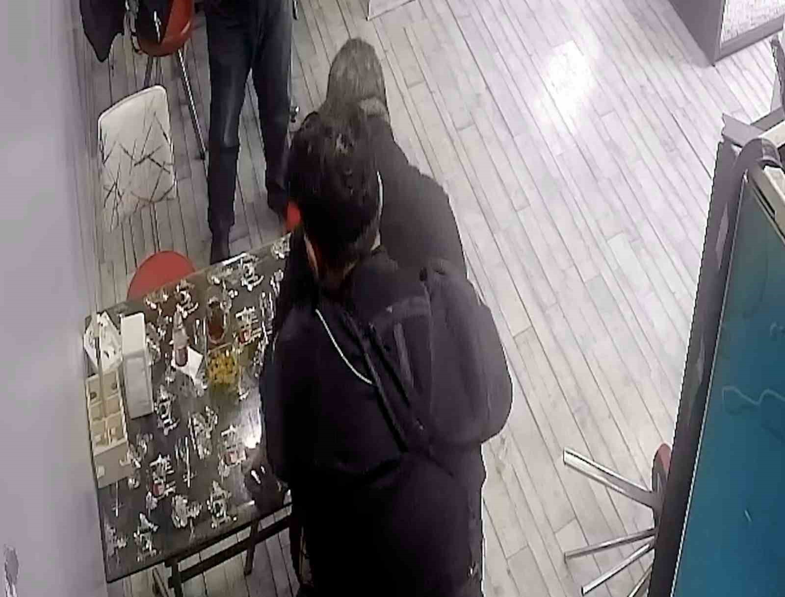 nefes borusuna cilek takilan doner ustasini kurye kurtardi