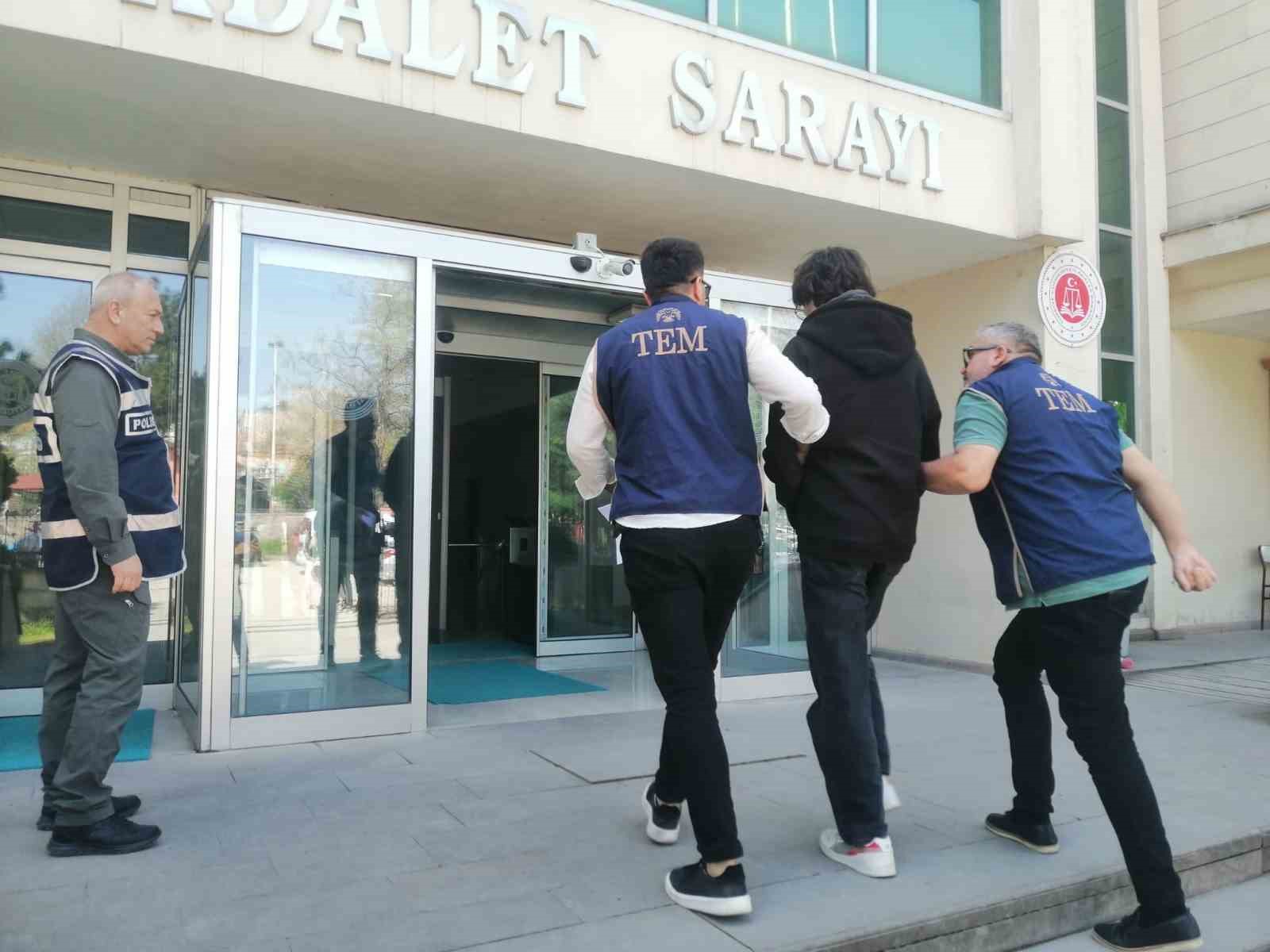 okulu hedef gosterdi gozaltina alindi