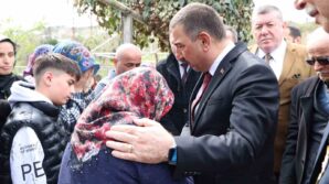 osman hacibektasoglundan emircanin ailesine taziye ziyareti UFtIvTc8