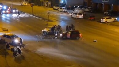 otomobiller kafa kafaya carpisti 2 yarali FsZgf6Eu