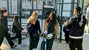 polis okul onlerinde kus ucurtmuyor vIsxFUk2