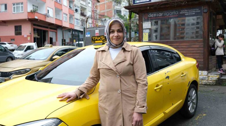 rizenin kadin taksi soforu takdir goruyor qt7MhGbW