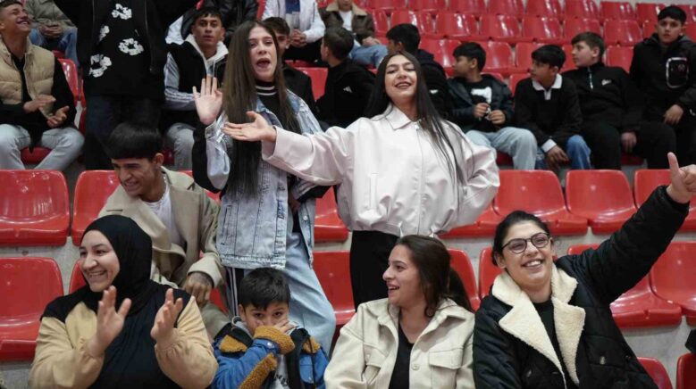 romanlar attiklari gobekle dusman catlatti eZw93cyJ