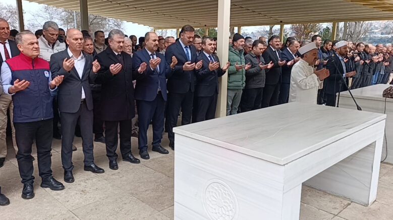 saldirilarda hayatini kaybedenler icin giyabi cenaze namazi kilindi qks5I1mN