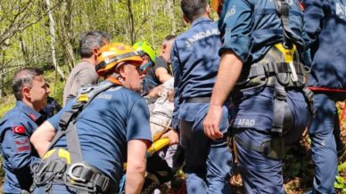 samsunda kayaliklardan dusen sahis yaralandi liD5lS4D