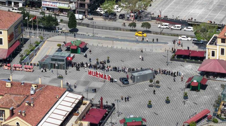 samsunda sampiyonluk maci heyecani biletler icin kuyruk olustu psBz6Bci