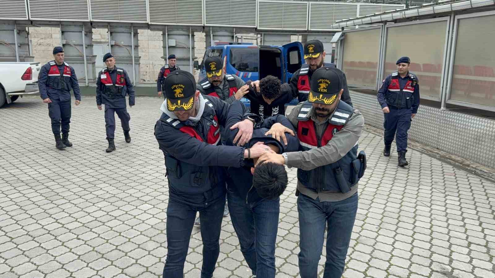 samsunda tik tok canli yayininda teror propagandasi yapan 2 insaat iscisi adliyeye sevk edildi