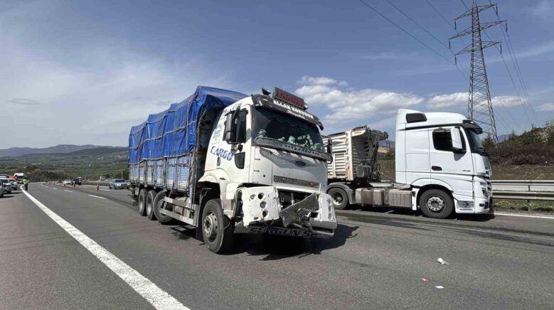 temde tirdan kopan lastik kamyonun altina girdi Fqa83v8a