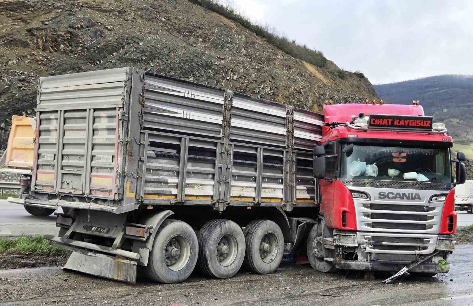tir makasladi surucu yaralandi B6P6TLnC