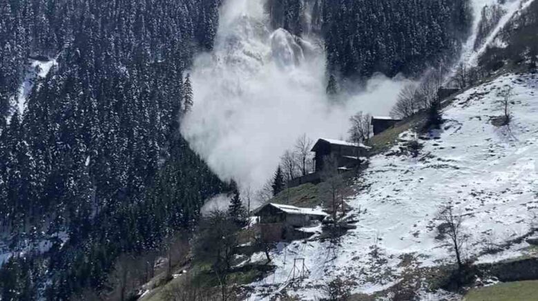 trabzondaki cig ani cep telefonu kamerasina yansidi H8NWwz7K