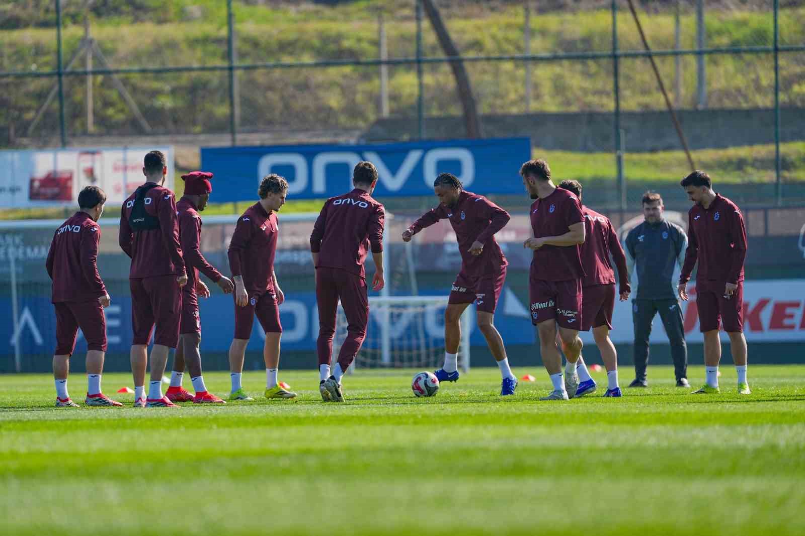trabzonspor 60 puanin 23unu istanbul takimlarindan aldi fdPjleHE