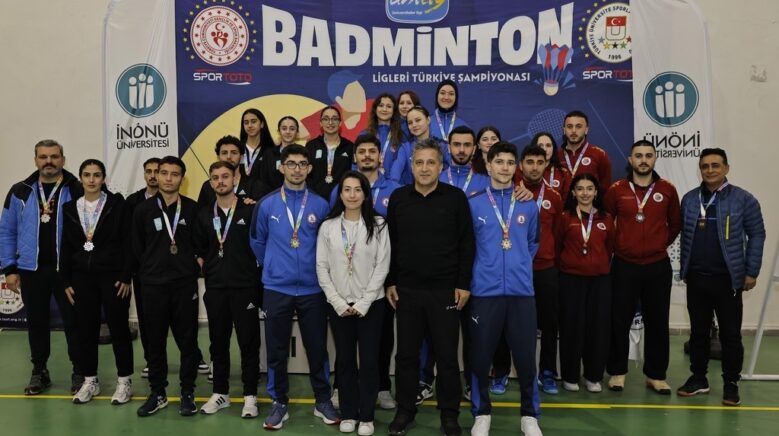 unilig badmintonda sampiyon beun SqUn9K7t