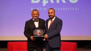 unlu sac stilisti universite ogrencileriyle bulustu XlEFTmkC