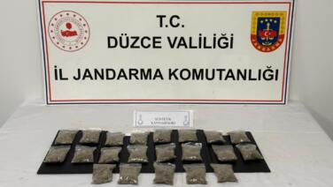 uyusturucu maddeleri paketlerken yakalandi tiDmAc7w