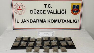uyusturucu maddeleri paketlerken yakalandi tiDmAc7w