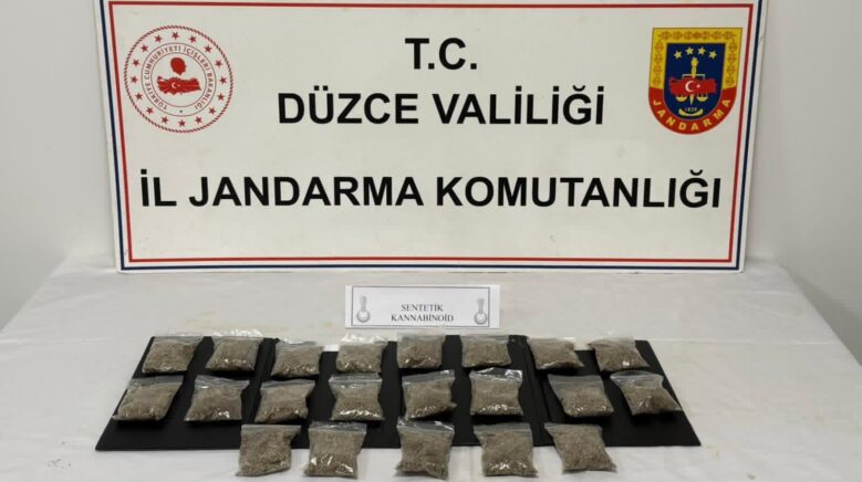 uyusturucu maddeleri paketlerken yakalandi tiDmAc7w