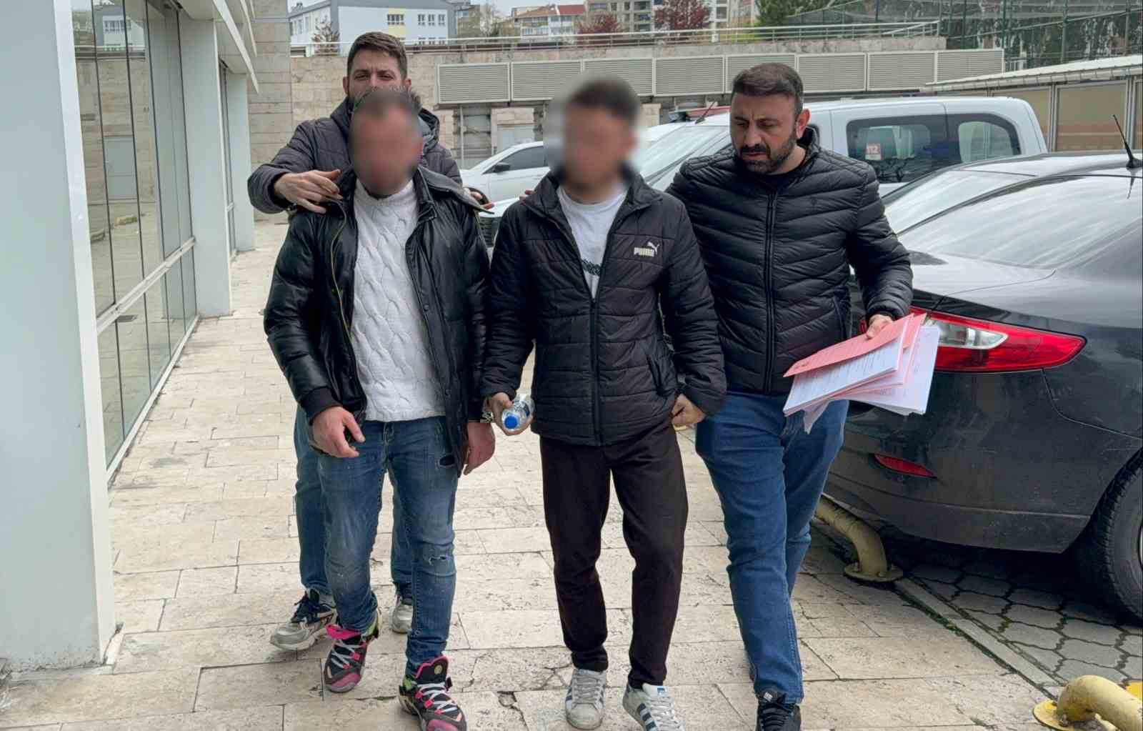 uyusturucu operasyonunda gozaltina alinan 2 kisi adliyeye sevk edildi OCTkSfCX