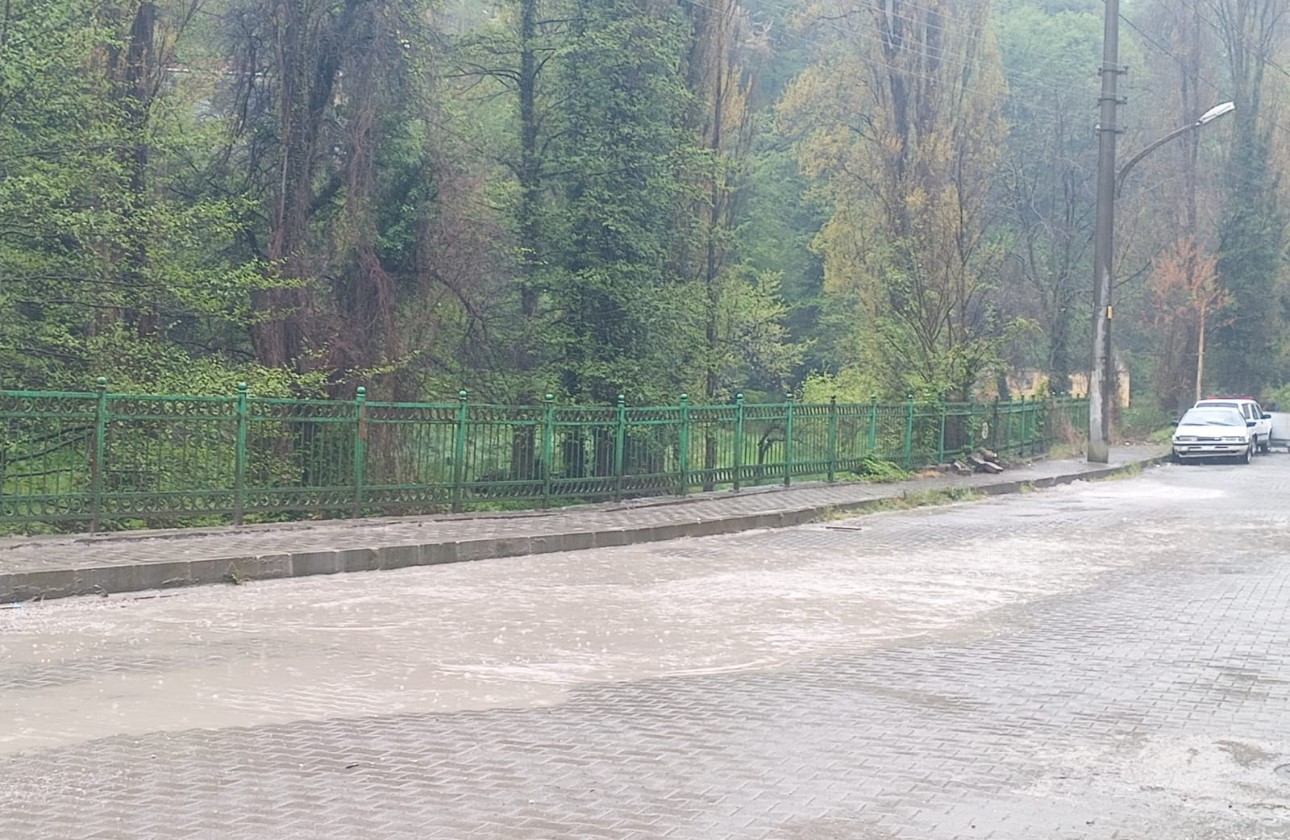 zonguldakta saganak yagisla birlikte gole dondu chPrf4w6