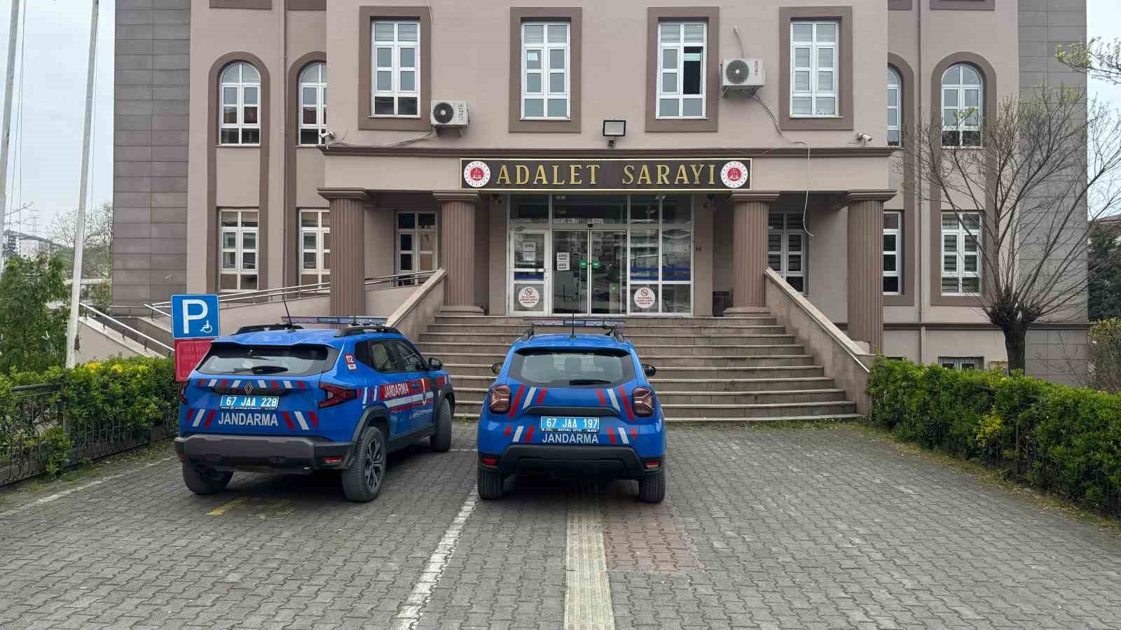 zonguldakta sus bitkisi bahcesinde uyusturucu ozellikli kaktus ele gecirildi s6BOgAyS