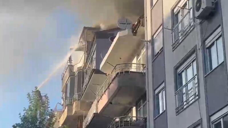 amasrada cati yangini evlerindeki cifti vatandaslar kurtardi CMz5x3Wm