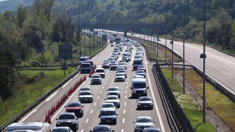 bayram tatilinin bitmesiyle bolu gecisinde trafik durma noktasina geldi T5DgAcL4