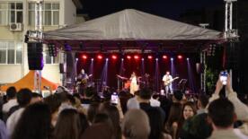 beun fest 26da muzik genclik ve cosku ayni sahnede bulustu SE7RHnd2