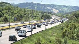 bolu gecisinde trafik durma noktasina geldi FE5eUldh