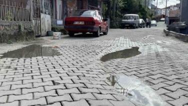 bozuk yolda islanan cocuklar icin tepki gosterdi pK14Lm3L
