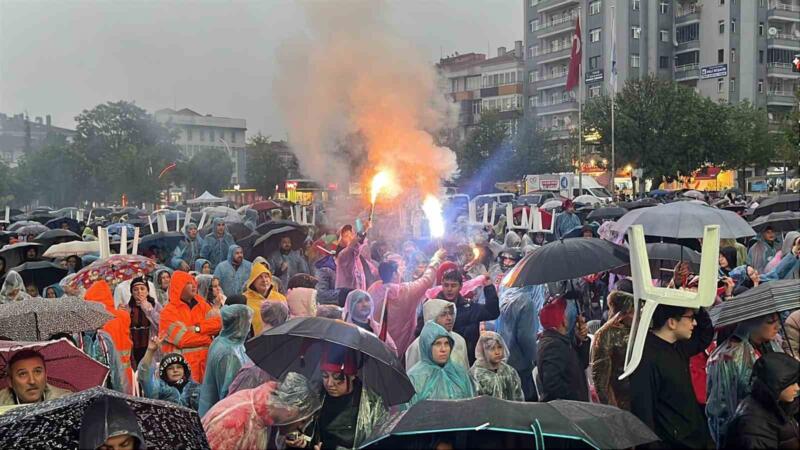 corum fk taraftarlari final macini yagmur altinda izledi UIkUekAV