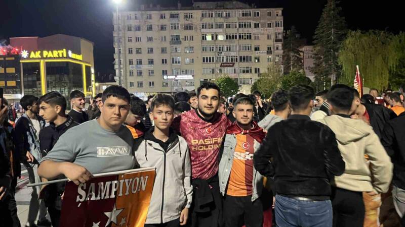 corumda galatasaray taraftarlar sokaklari bayram yerine cevirdi cqsZWxdR