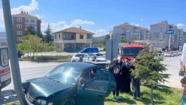 corumda otomobil ile cip carpisti 2 yarali k3OEEfsJ