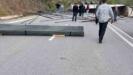 cubuk demir yuklu tir devrildi osb yolu trafige kapandi tRWehsyI