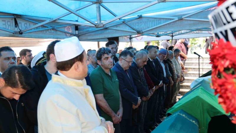 giresundaki kazada hayatlarini kaybeden yildiz ailesi trabzonda son yolculuklarina ugurlandi ZdpmVmDl