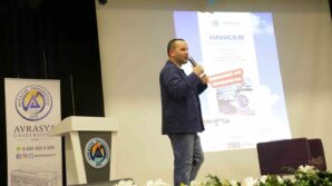 havadaki laz universite ogrencileri ile bir araya geldi r8y42kla