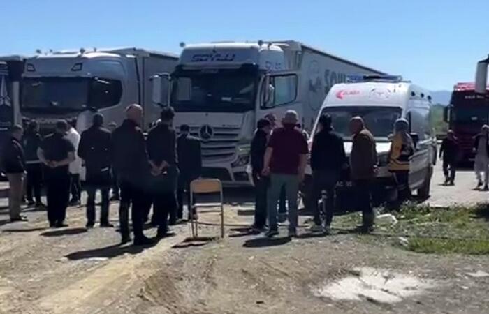hayvan pazarina gitmek icin mola verdikleri dinlenme tesisinde aci son yegeninin cesediyle karsilasti paLXYzeZ