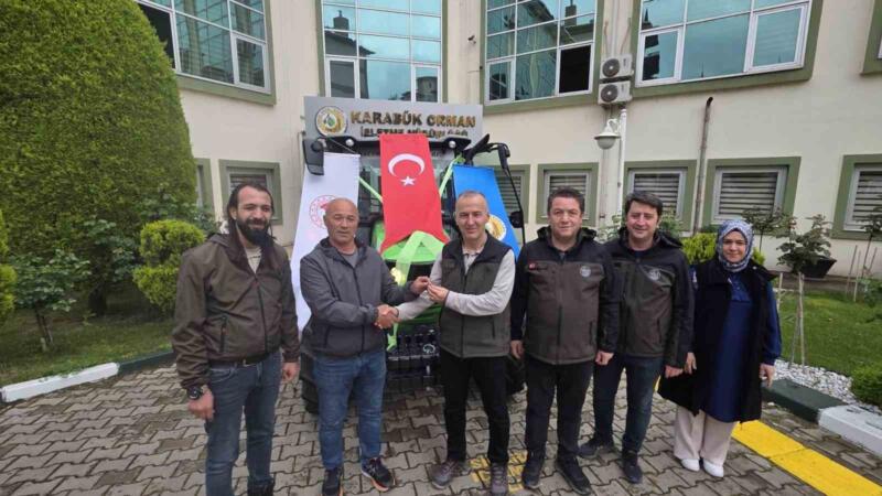 karabukte orkoy destegiyle ilk traktor teslim edildi 1dNJQVS7