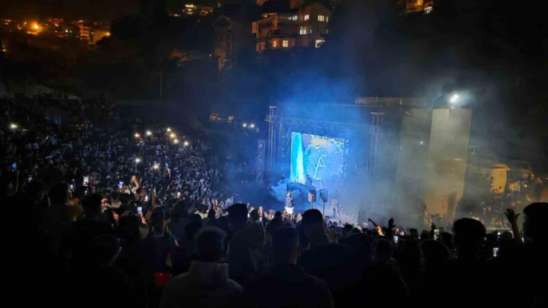 karadeniz ereglide wegh ruzgari gencler konserde costu hbGIKtIq