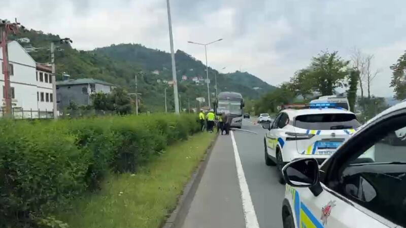 karsi seride savrulan otobus faciayi kil payi atlatti SqYq62l9
