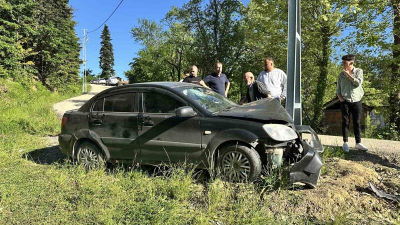 kastamonuda otomobil direge carpti 3 yarali 1XZKzseQ