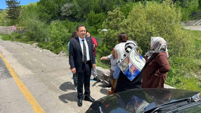 kavsakta iki otomobil carpisti 4 yarali fSU1jujL