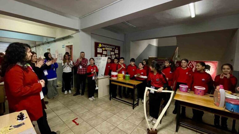 koksal toptan ortaokulunda bilim fuari coskusu wRDzWHIT