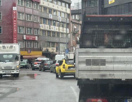 metrelerce kuyruk olustu jBXxd4C4