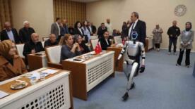 nufusa kayitli robot mecliste heyecanli anlar khdYCEcN
