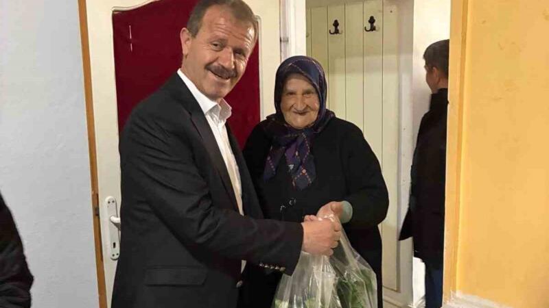 ovacik belediyesinden ureticiye 5 bin 600 fide destegi flvD3P7x