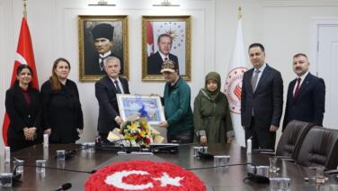 ozel bireylerden vali yardimcisi balciya ziyaret njXdr6xJ